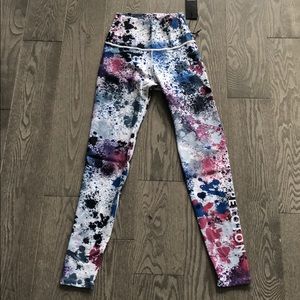 Peloton Wear It To Heart leggings. Size XS new